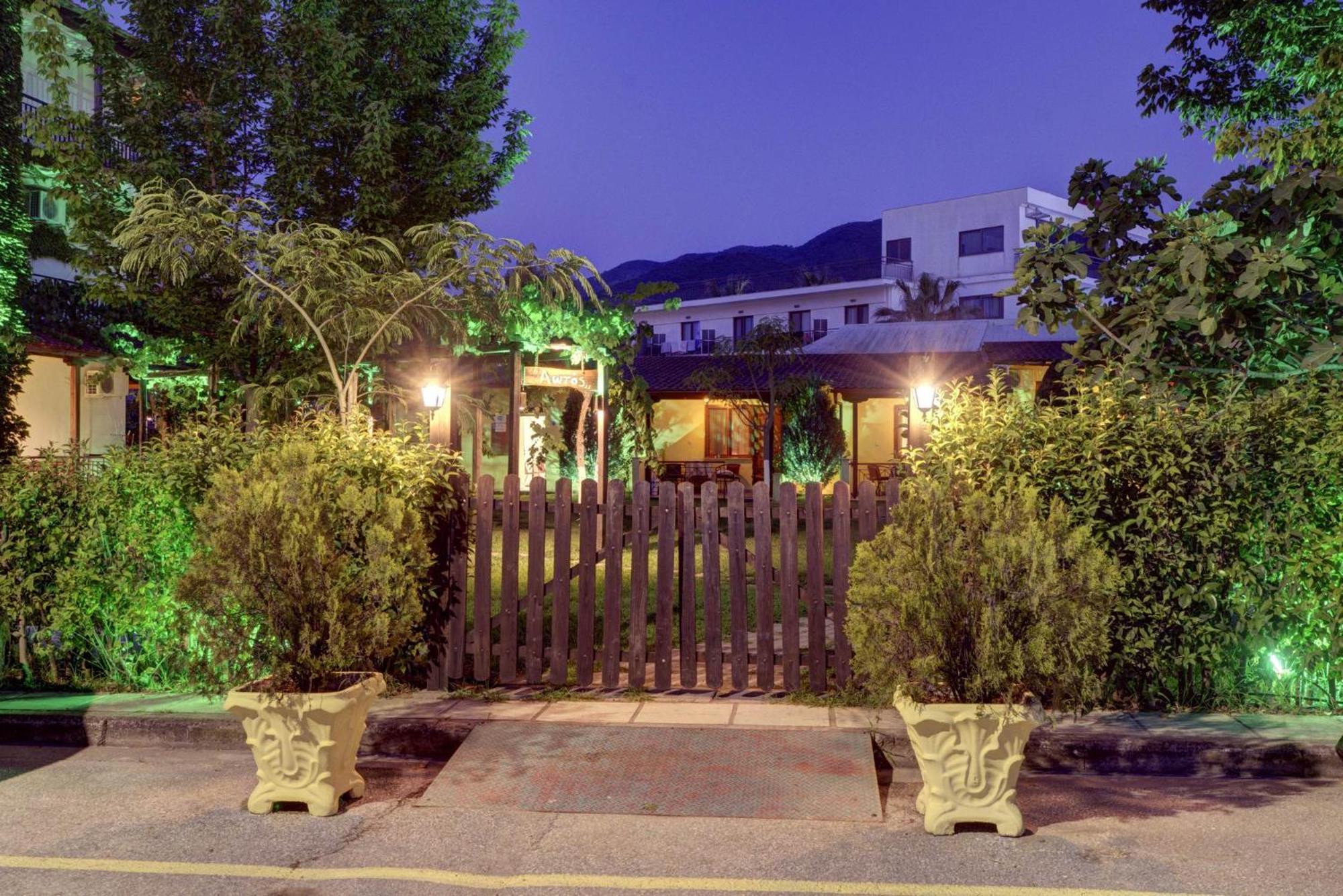 Lotos Apartments スタブロス エクステリア 写真