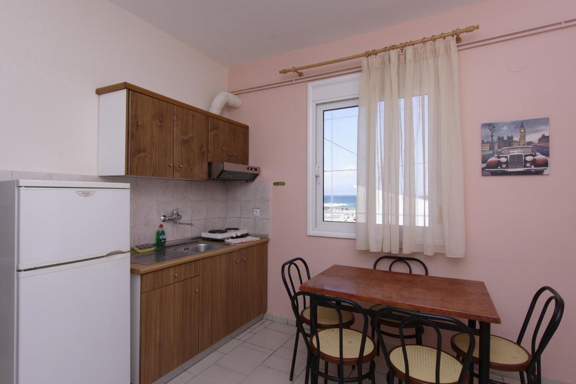Lotos Apartments スタブロス 部屋 写真